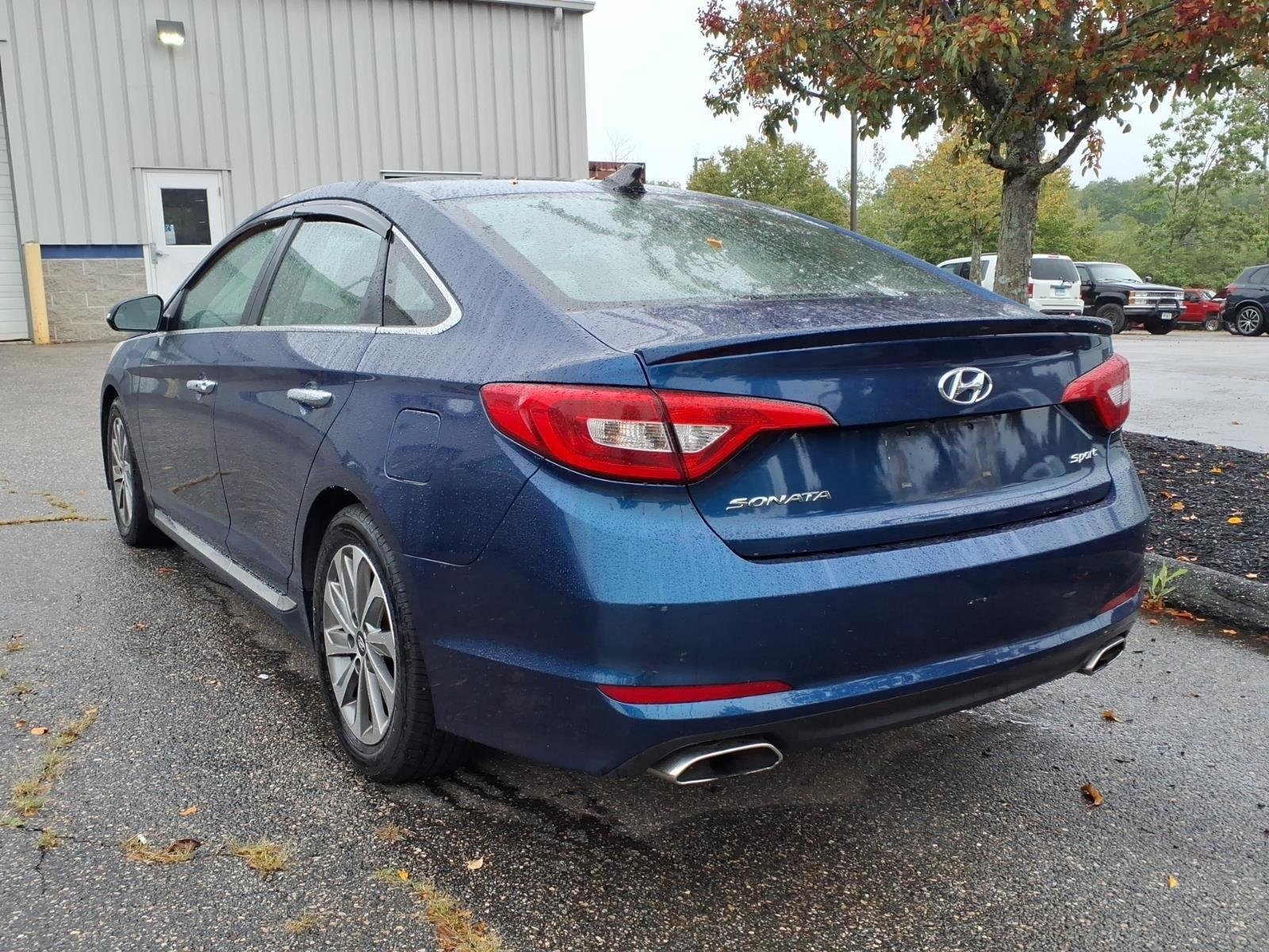 Used 2016 Lakeside Blue Hyundai 2.4L Sport image 7
