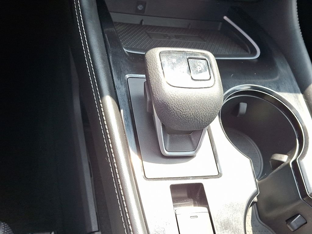 Used 2021 Black Nissan Platinum image 16