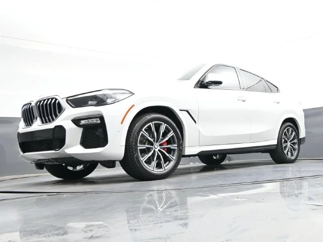 Used 2021 White BMW sDrive40i image 38