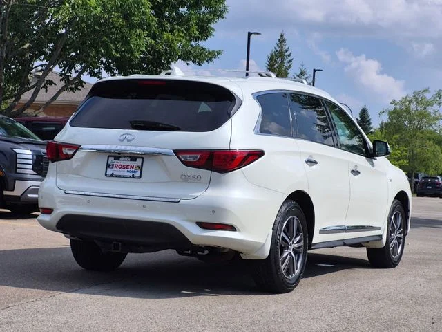 Used 2017 White INFINITI Base image 7