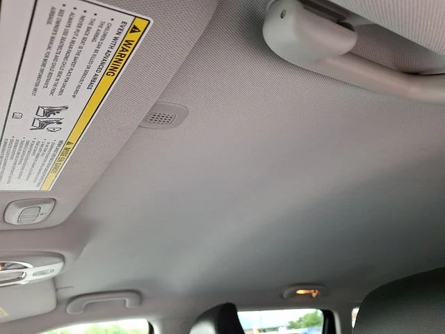 Used 2022 Red Jeep Latitude image 21