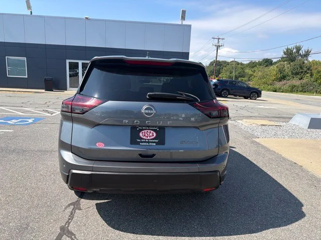 Used 2024 Gray Nissan SV image 6