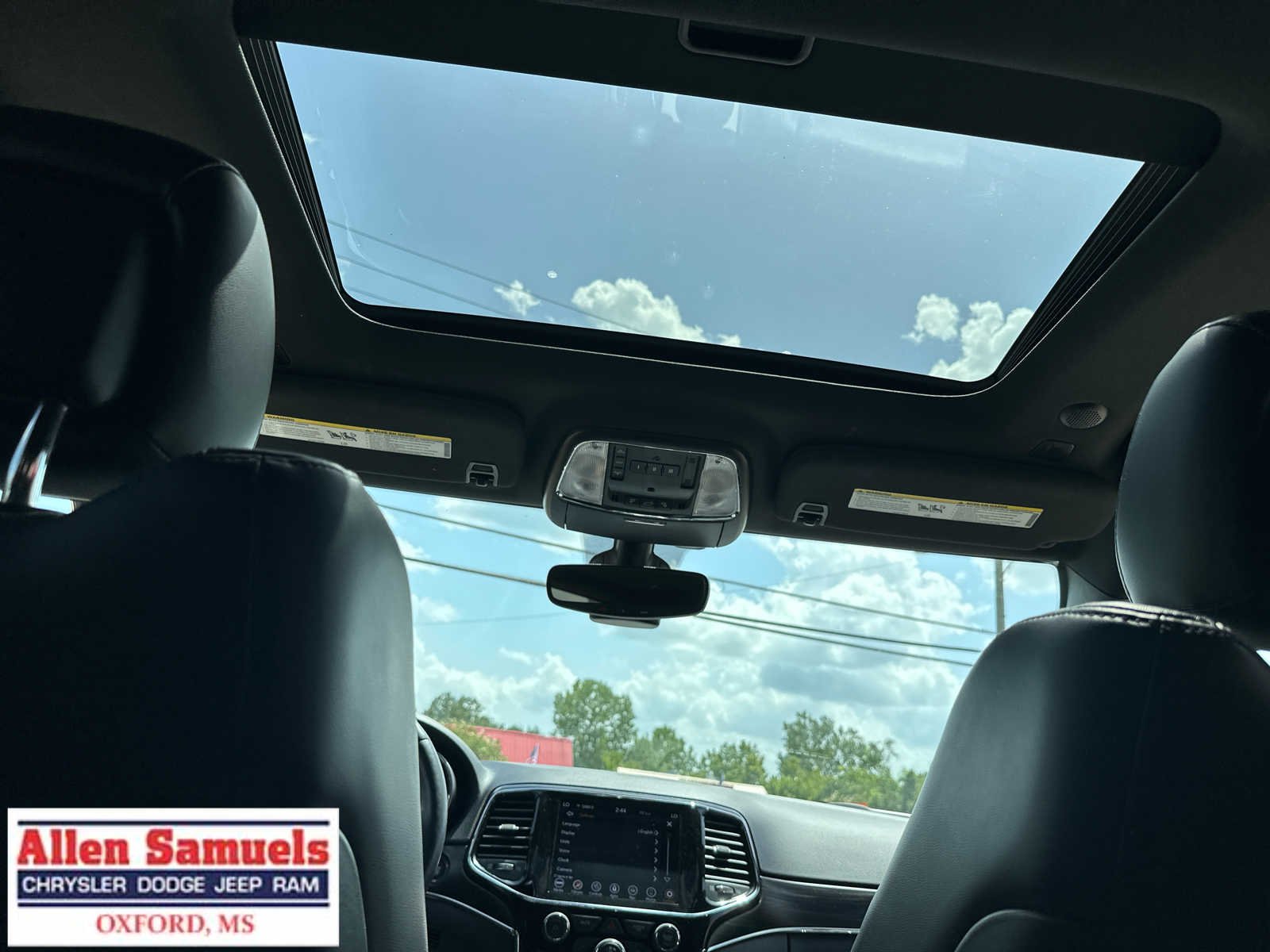 Used 2022 Bright White Clearcoat Jeep Limited image 33
