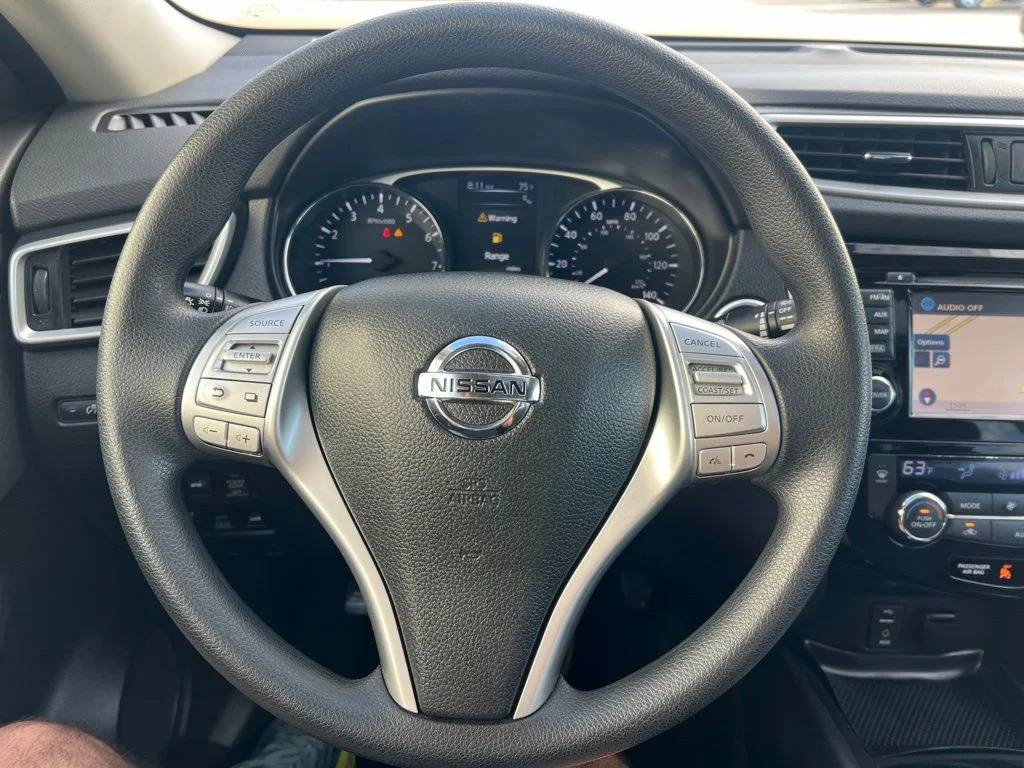 Used 2016 White Nissan SV image 35