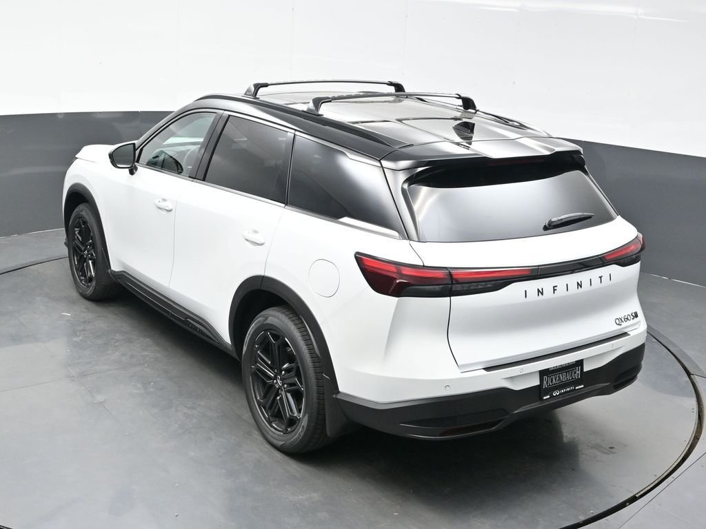 New 2027 2T RAD WHT INFINITI Sport AWD image 41