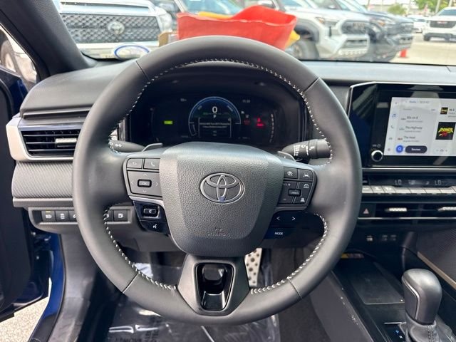 2025 Toyota Camry SE - Photo 25