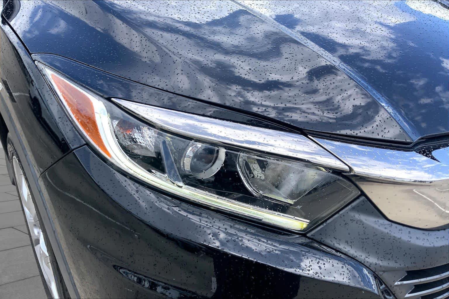 Used 2020 Crystal Black Pearl Honda LX image 27