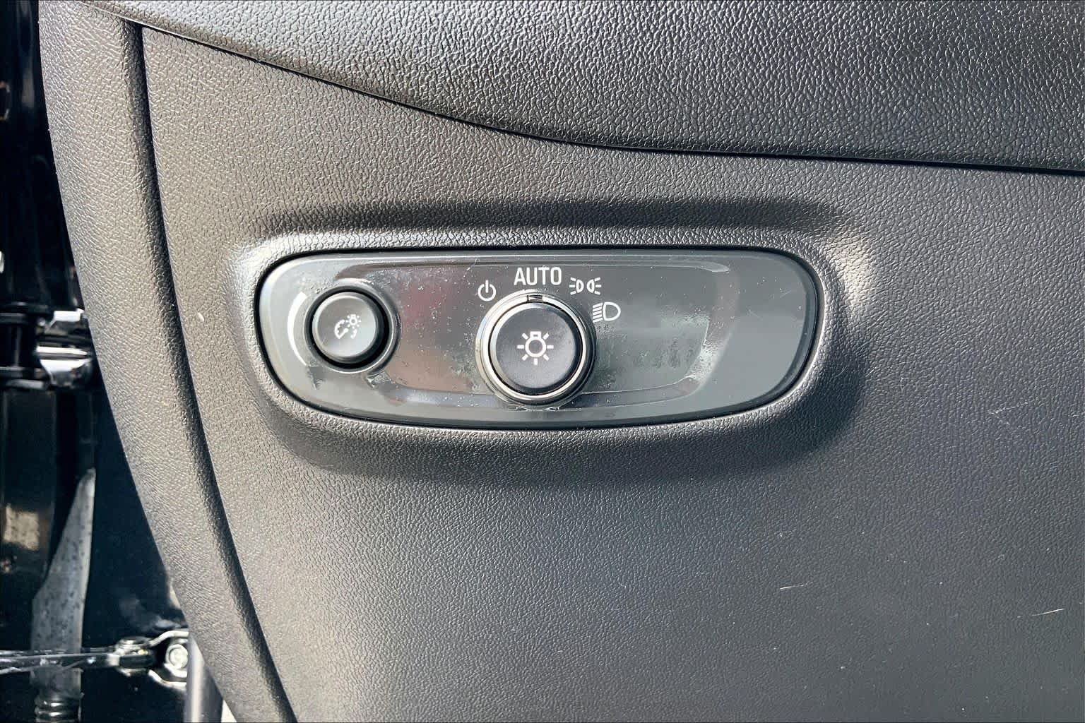 Used 2024 Mosaic Black Metallic Chevrolet LT image 33