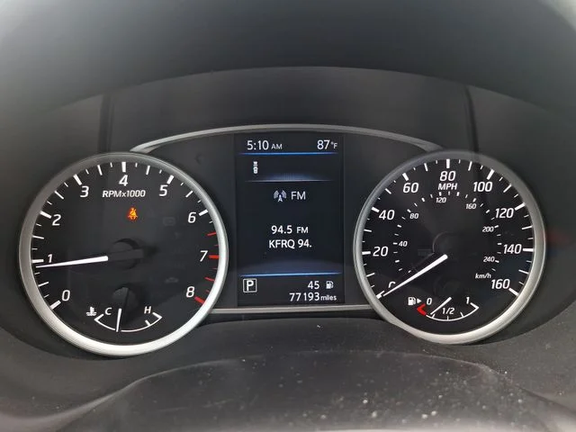 Used 2019 Gray Nissan SR image 11