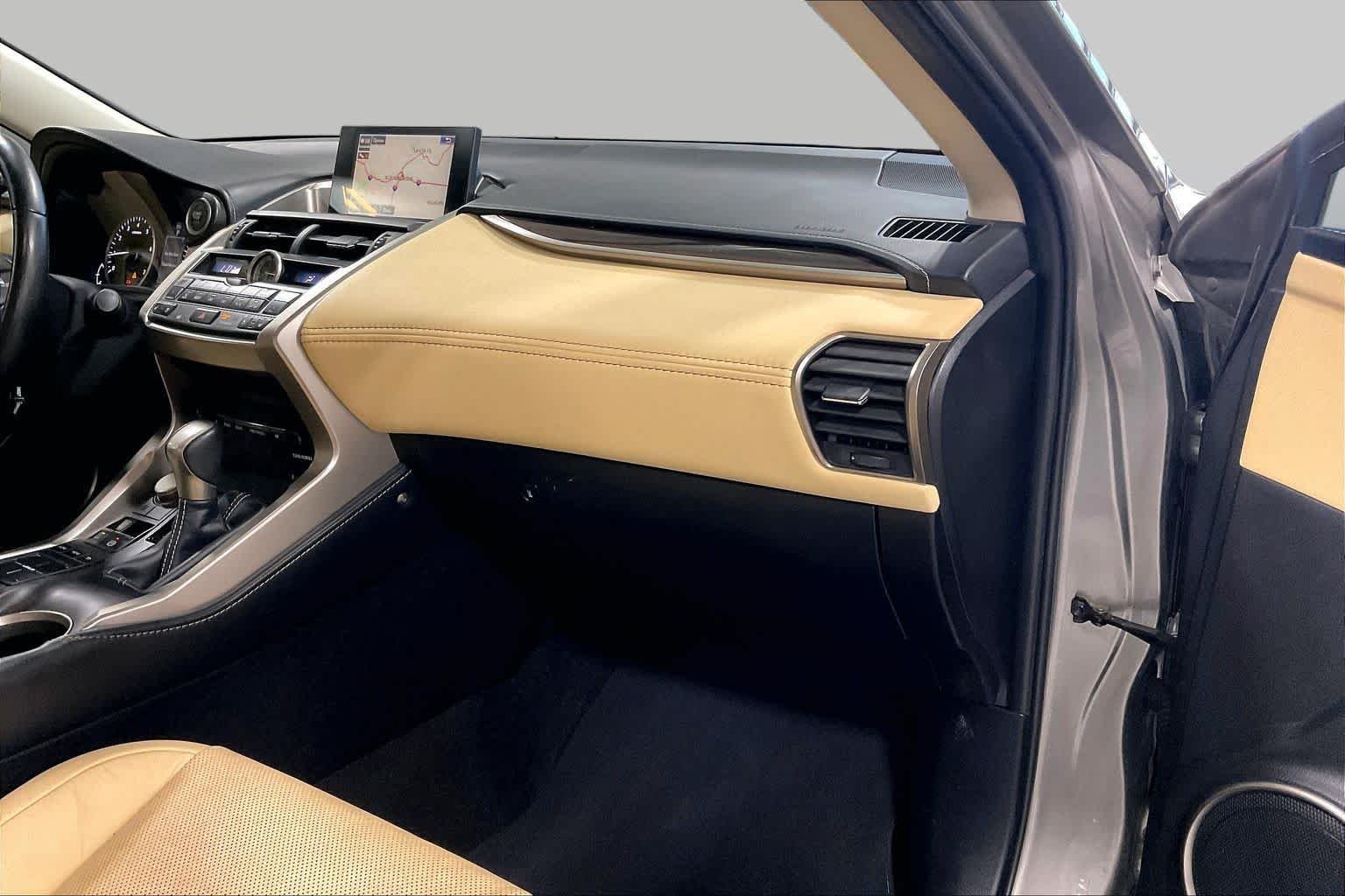 Used 2015 Atomic Silver Lexus  image 18