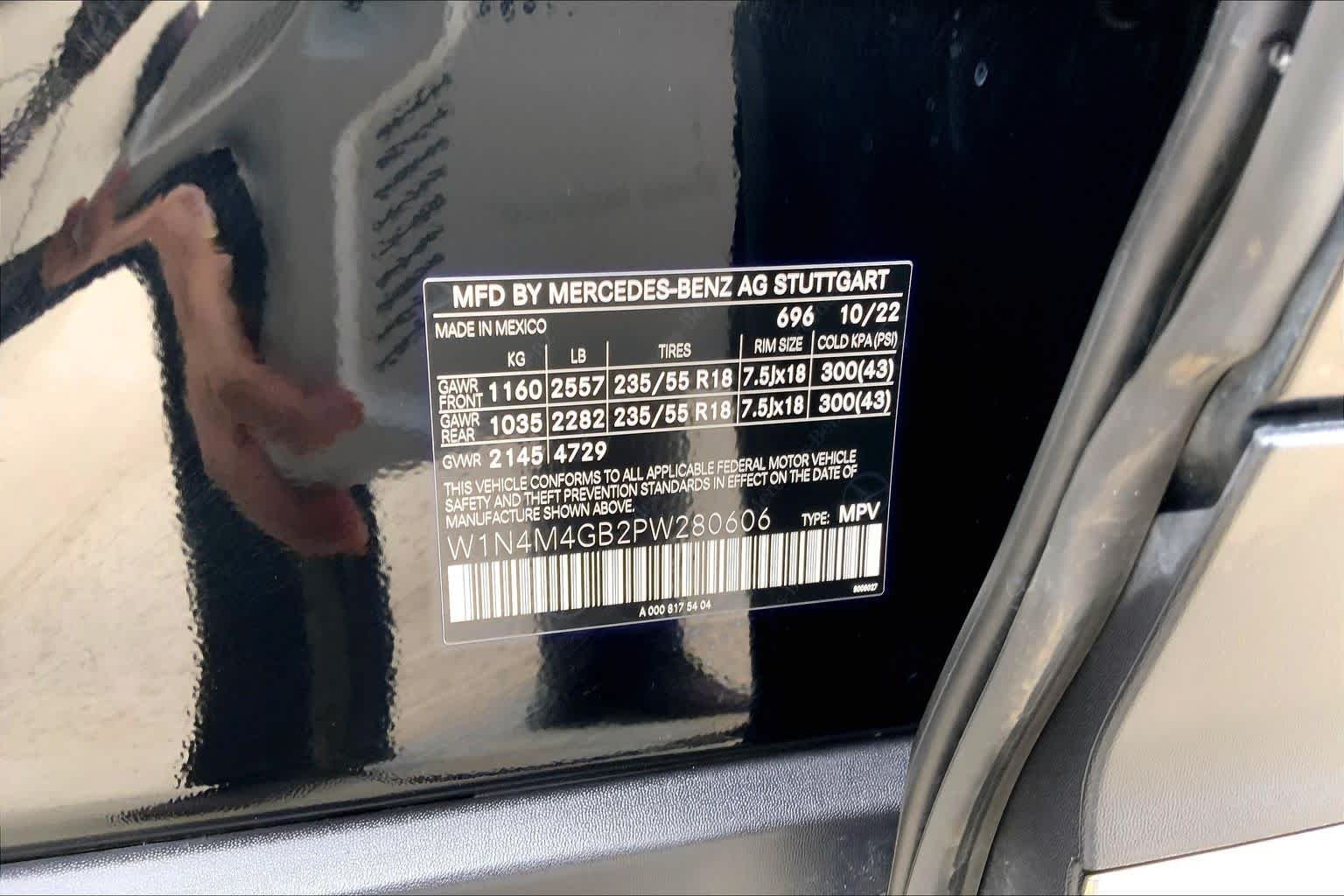 Used 2023 Night Black Mercedes-Benz GLB 250 image 34