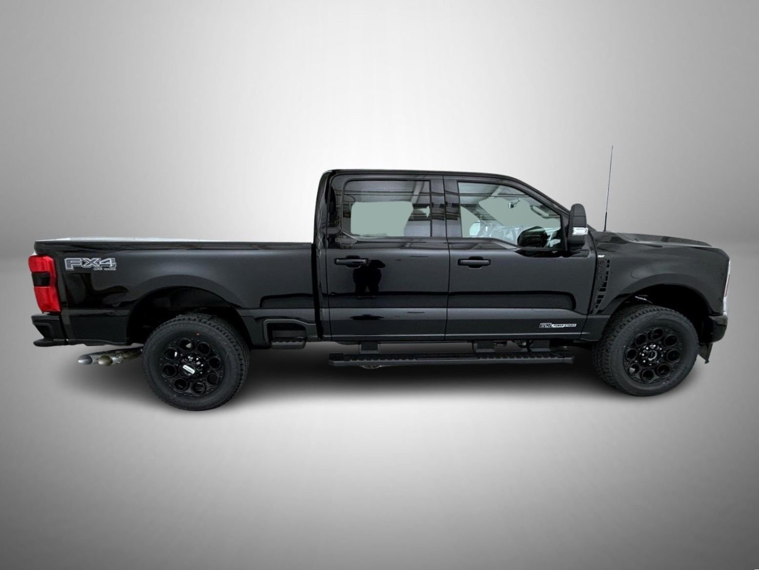 New 2026 Agate Black Metallic Ford XLT image 4
