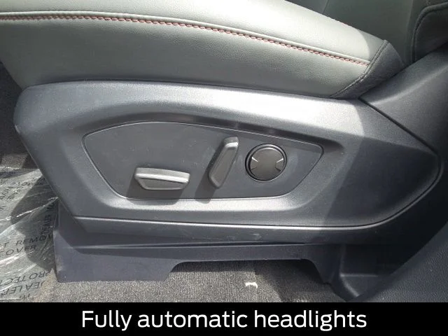 New 2026 Star White Metallic Tri-Coat Ford Active image 17