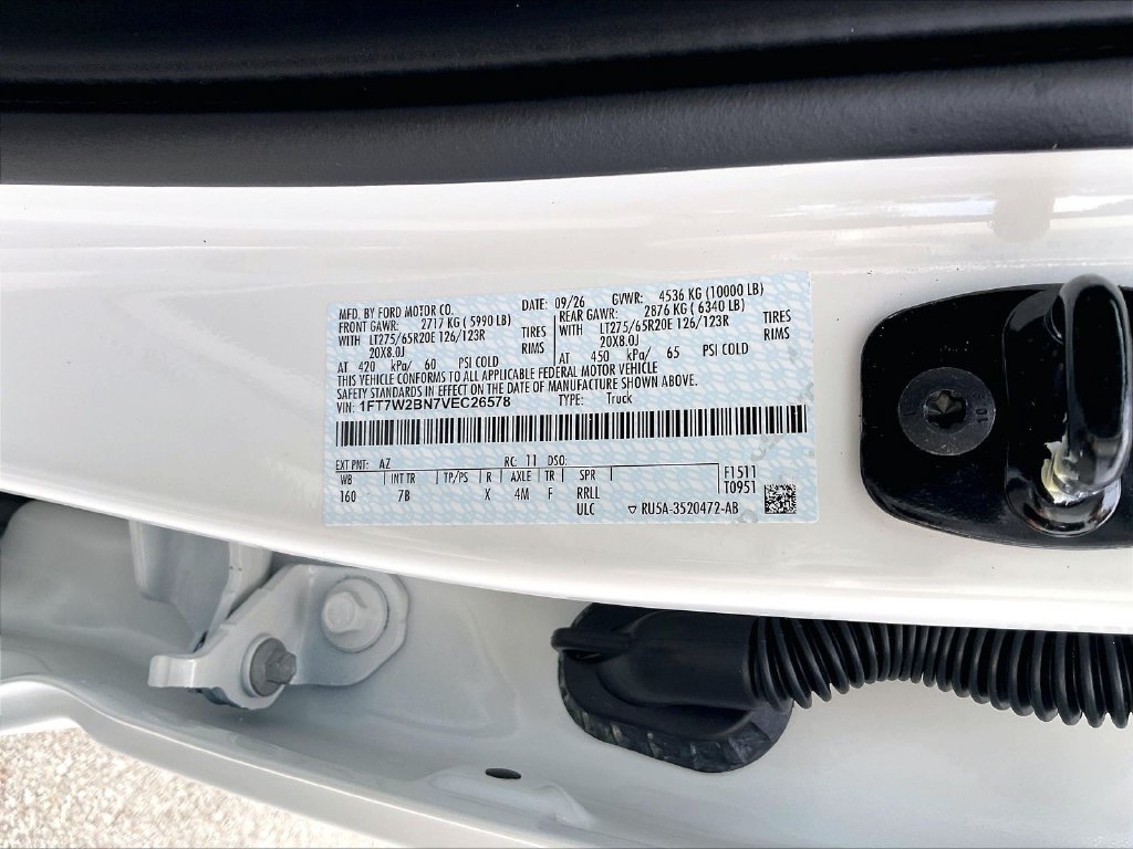 New 2027 Star White Metallic Tri-Coat Ford Platinum image 16