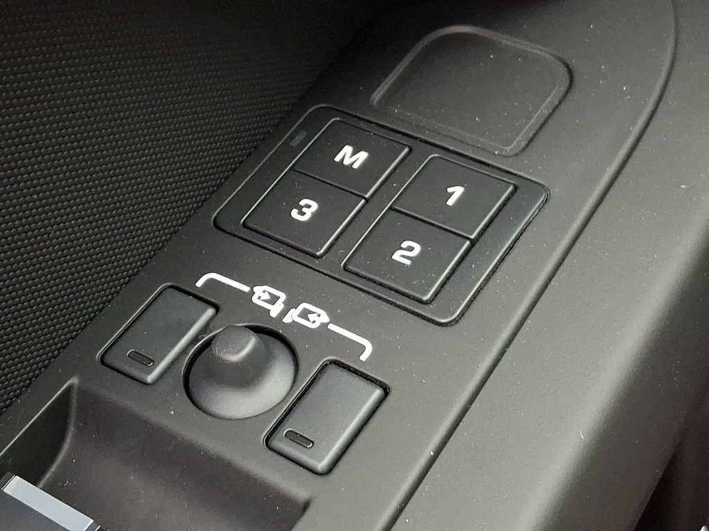 New 2026 Santorini Black LAND ROVER X-Dynamic SE image 19
