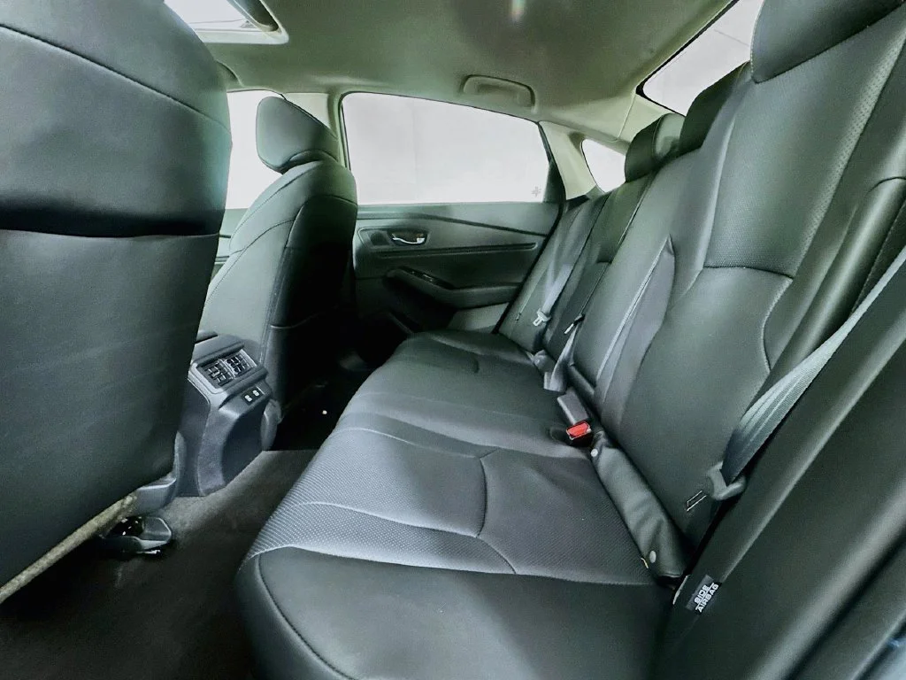 New 2026 Solar Silver Metallic Honda Touring image 35