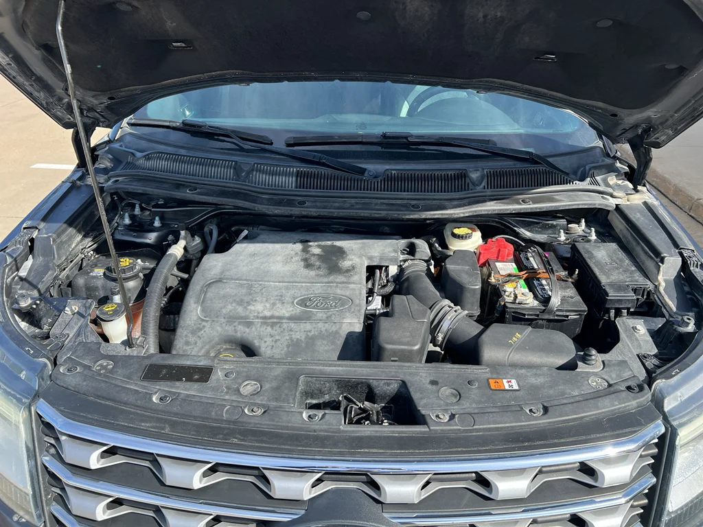 Used 2016 Magnetic Metallic Ford Limited image 26