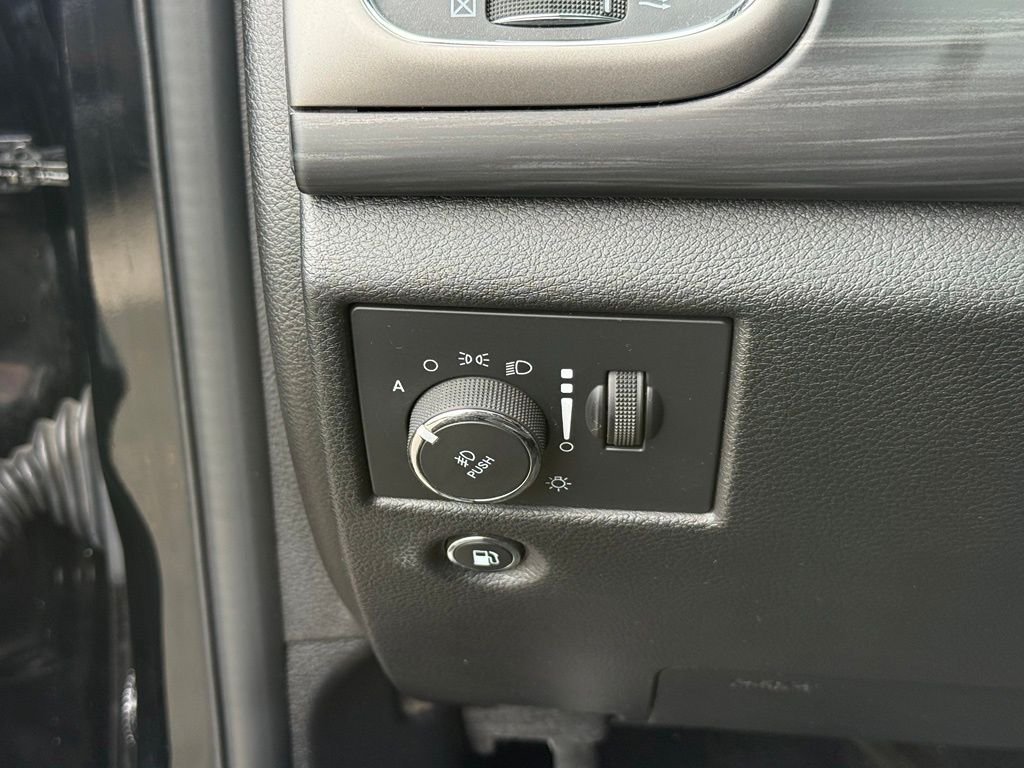 Used 2022 Black Jeep Laredo X image 14