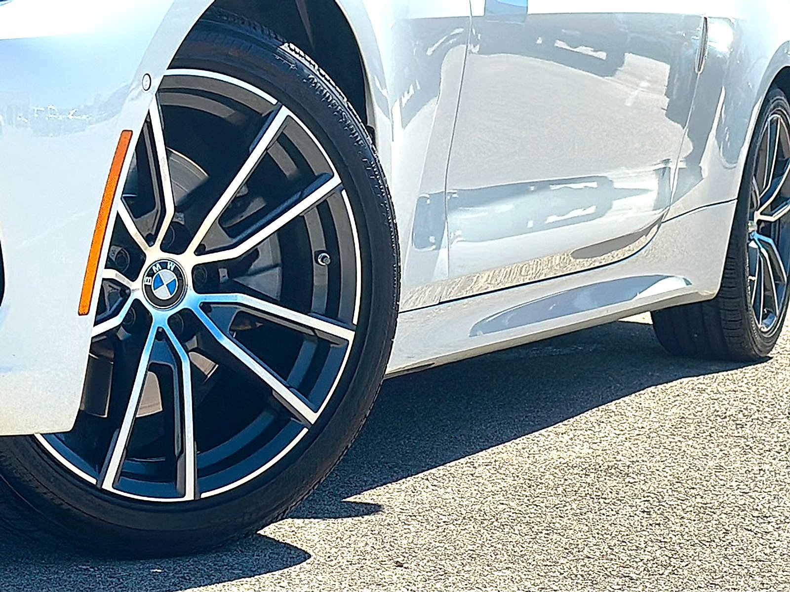 Used 2024 Alpine White BMW  image 3