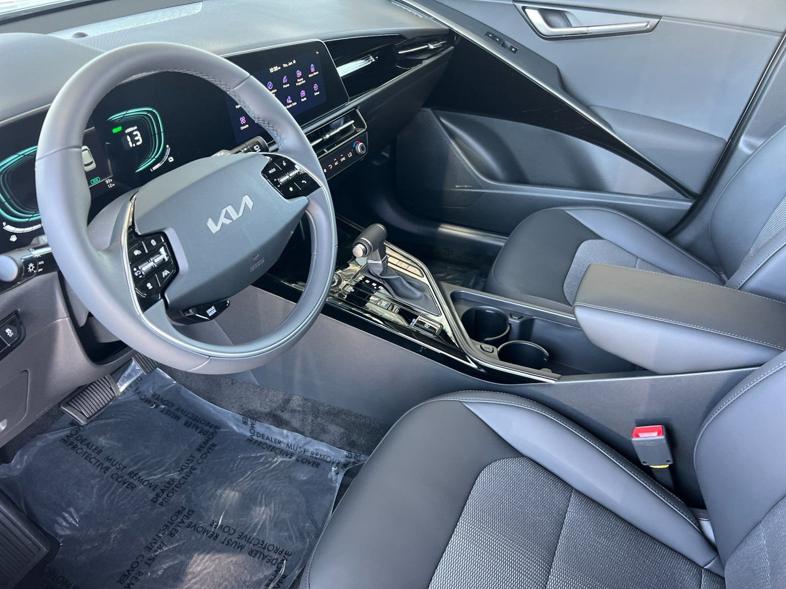 New 2026 Snow White Pearl Kia EX image 9