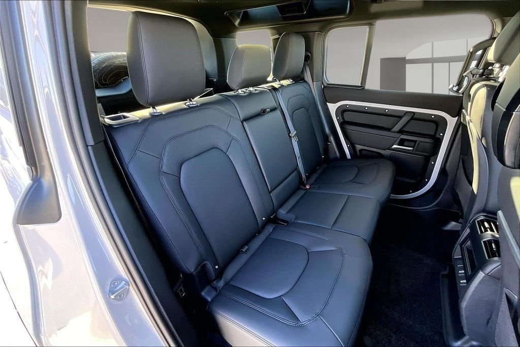 New 2026 BORASCO GREY Land Rover X-Dynamic SE image 10