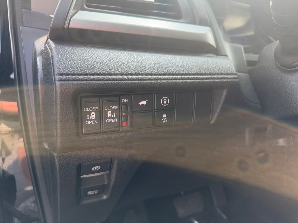 Used 2022  Honda EX-L image 13