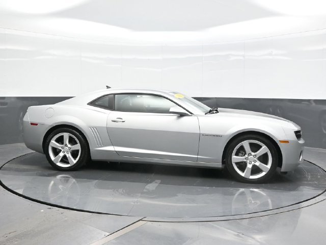 Used 2011 Silver Chevrolet 1LS image 8