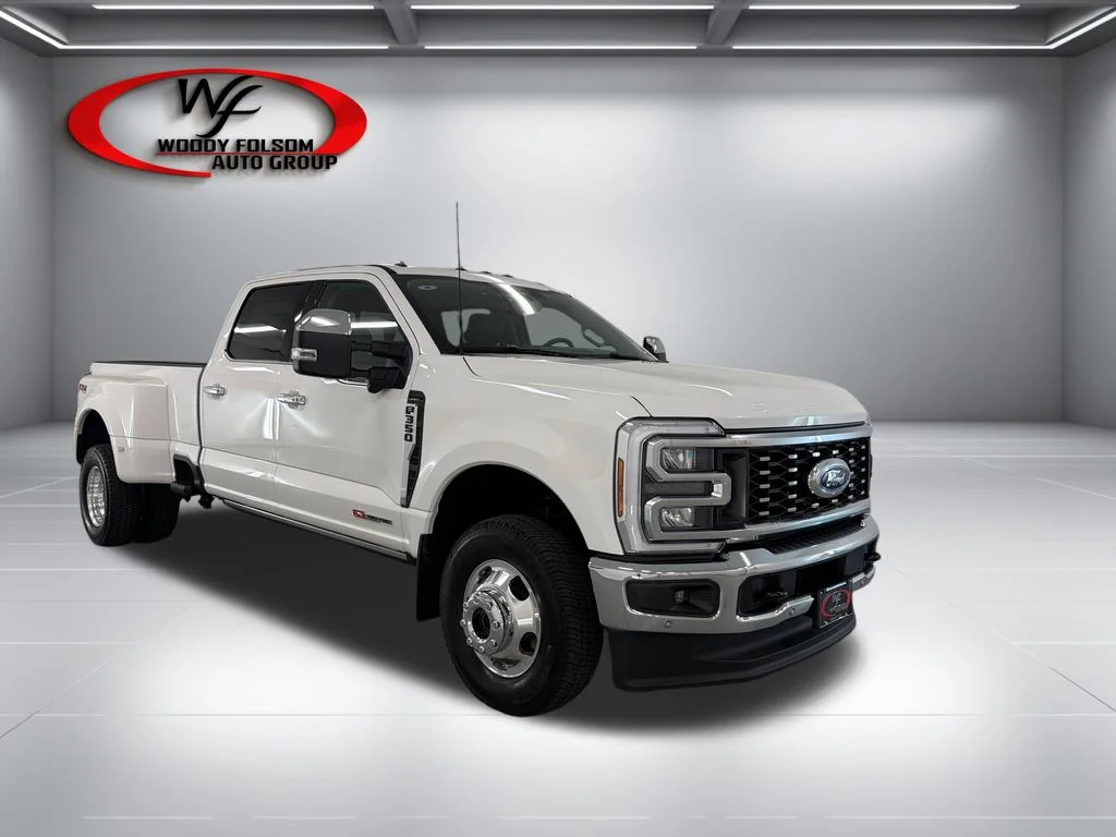 New 2026 Star White Metallic Tri-Coat Ford F-350® Lariat® image 3
