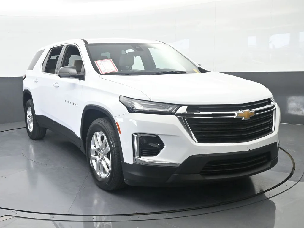 Used 2022 Summit White Chevrolet LS image 9