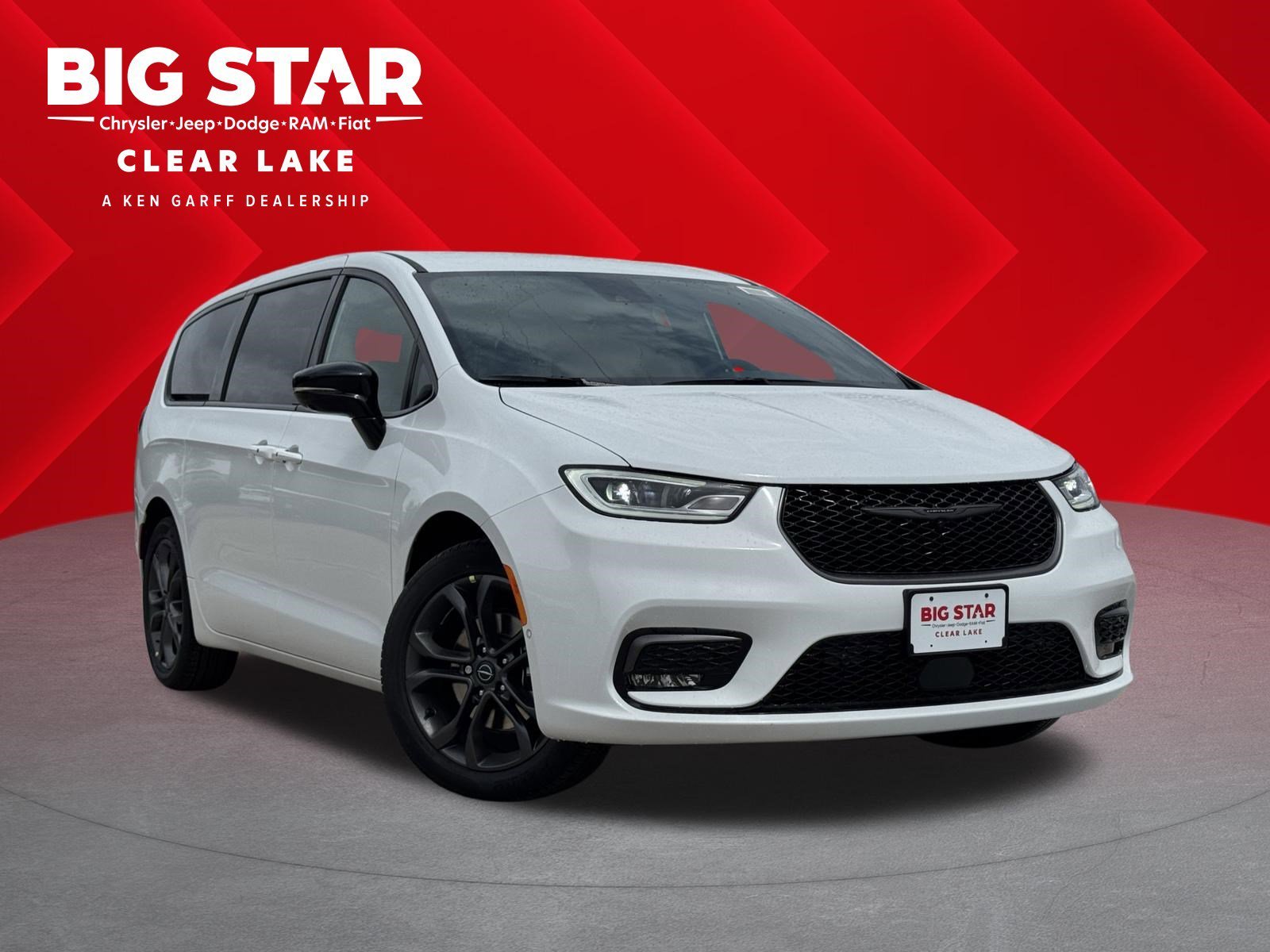 2026 Chrysler Pacifica Select's photo