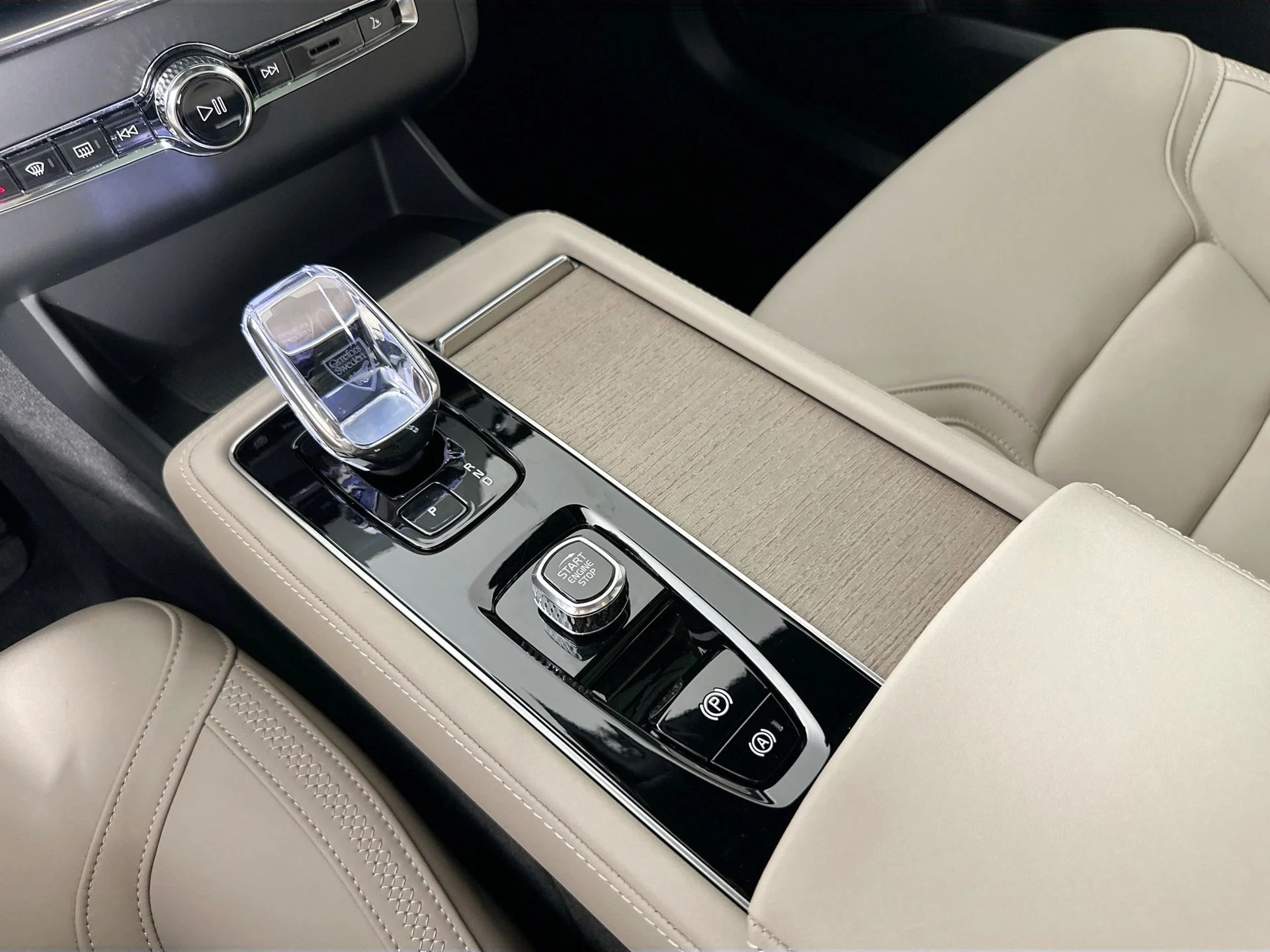 2026 Volvo XC90 Core - Photo 16
