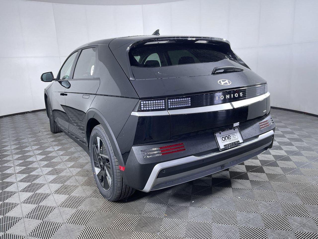 New 2026 Abyss Black Hyundai SEL image 13