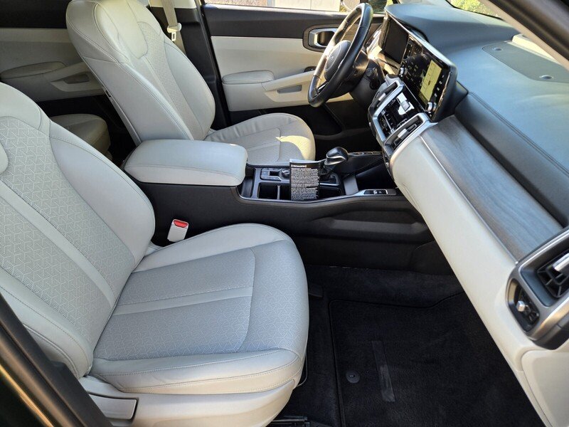 Used 2022 Green Kia X-Line EX image 17