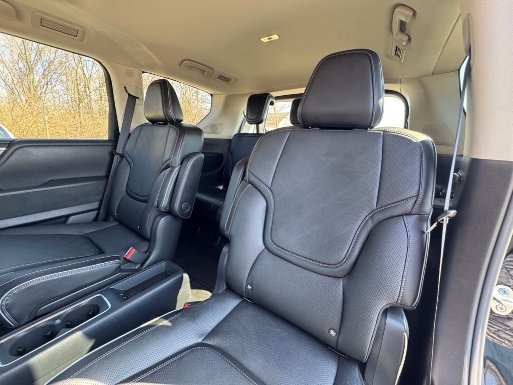 Certified Used 2026 Black Obsidian INFINITI LUXE image 24