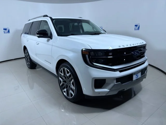 New 2026 STAR WHITE Ford Platinum w/Platinum Ultimate Package image 1