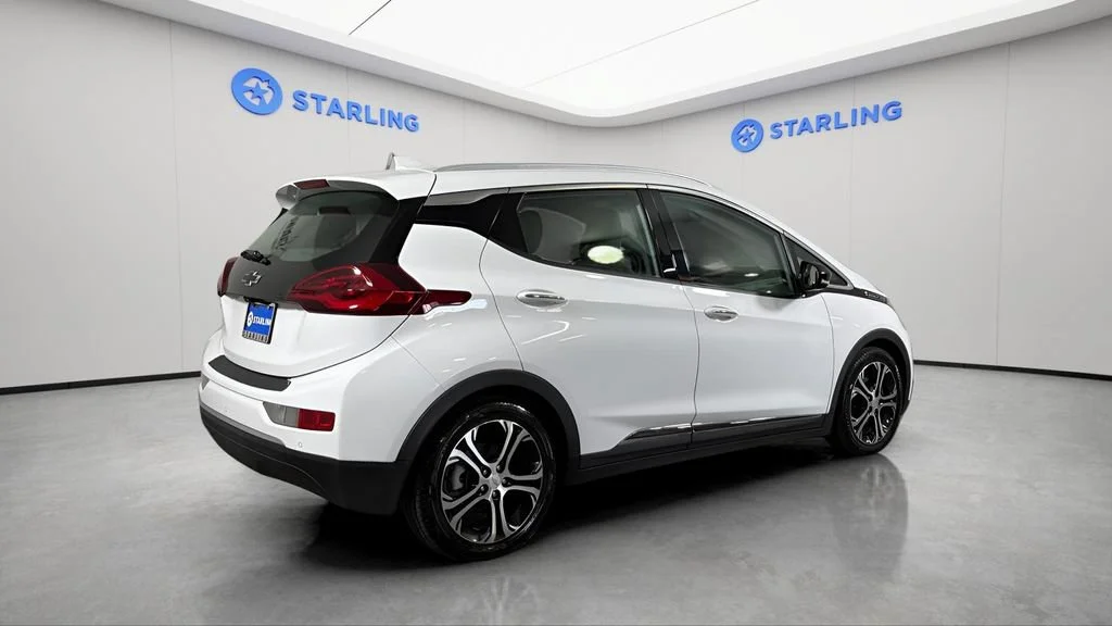 Certified Used 2018 (Includes (TUS) Black grille.) Chevrolet Premier image 9