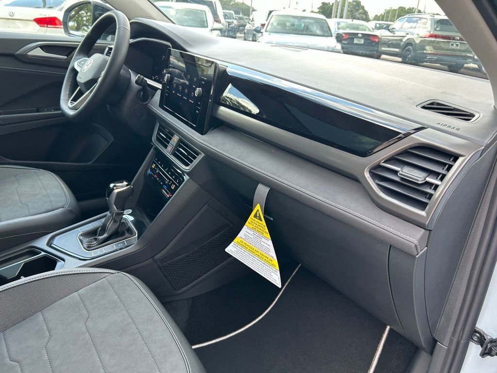 New 2026 Gray Volkswagen 1.5T SE Black image 39