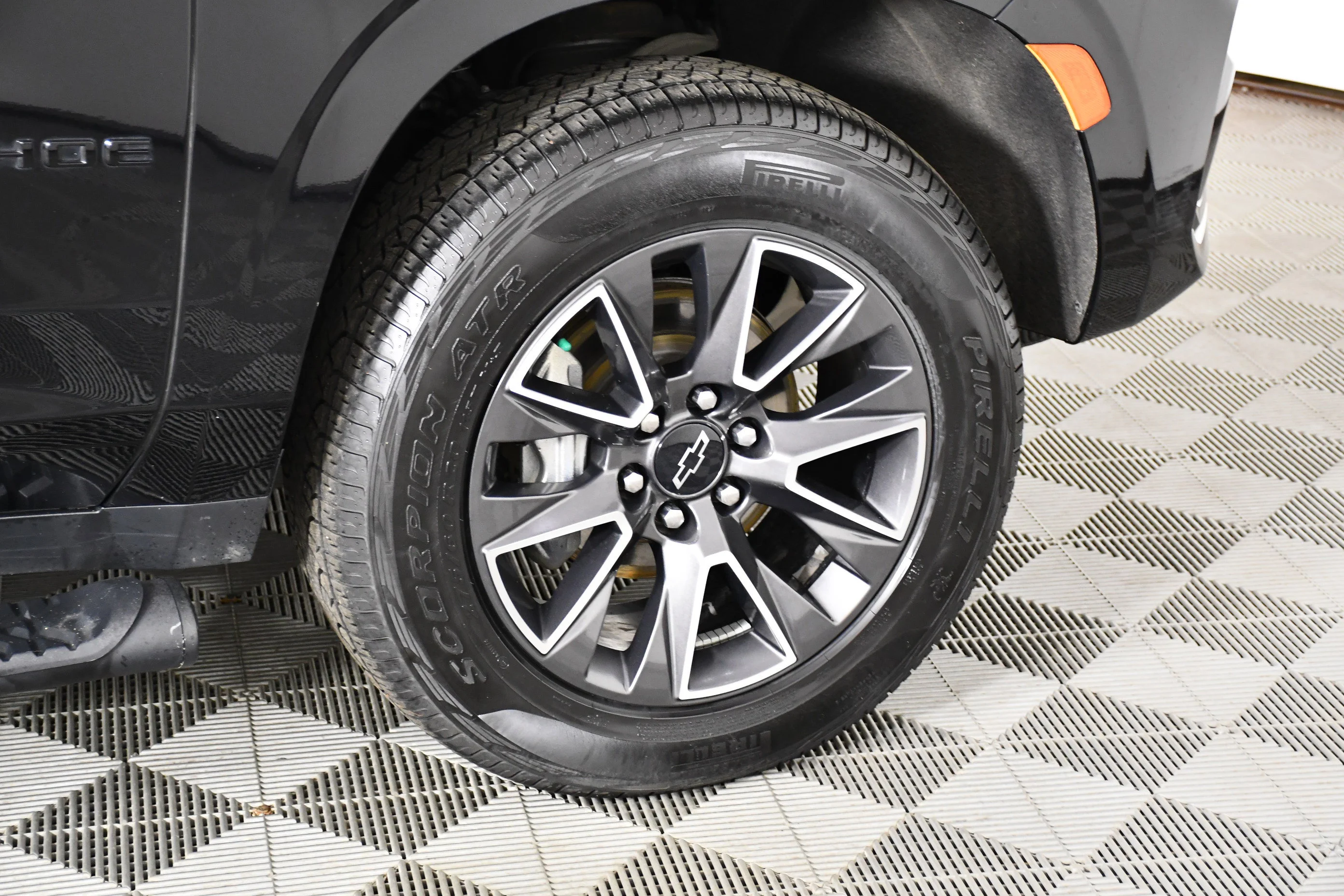Used 2021 Black Chevrolet Z71 image 59