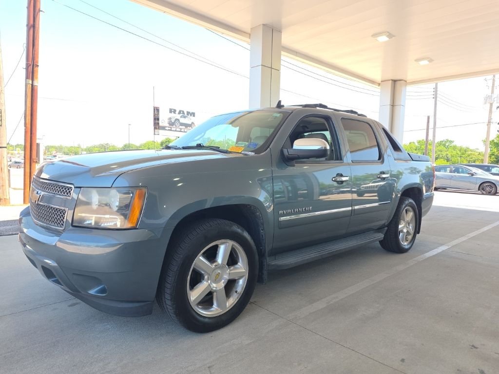2011 Chevrolet Avalanche 4WD Avalanche LTZ's photo