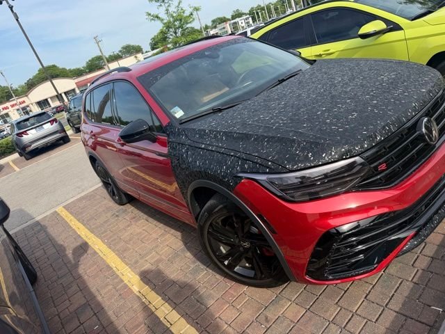 2024 Volkswagen Tiguan 2.0T SE R-Line Black 4Motion's photo