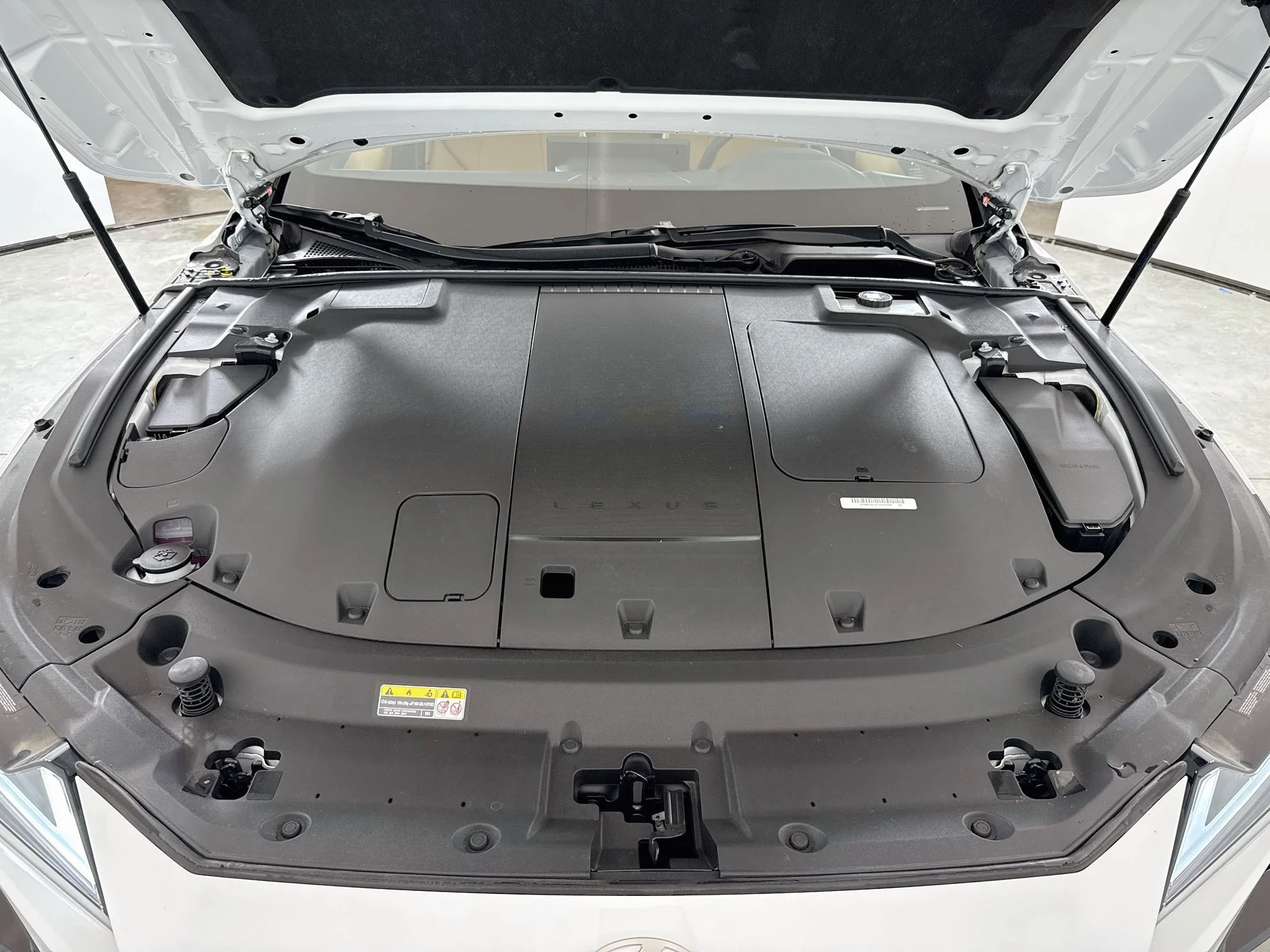 New 2026 Ultra White Lexus ES 500e PREMIUM AWD image 28