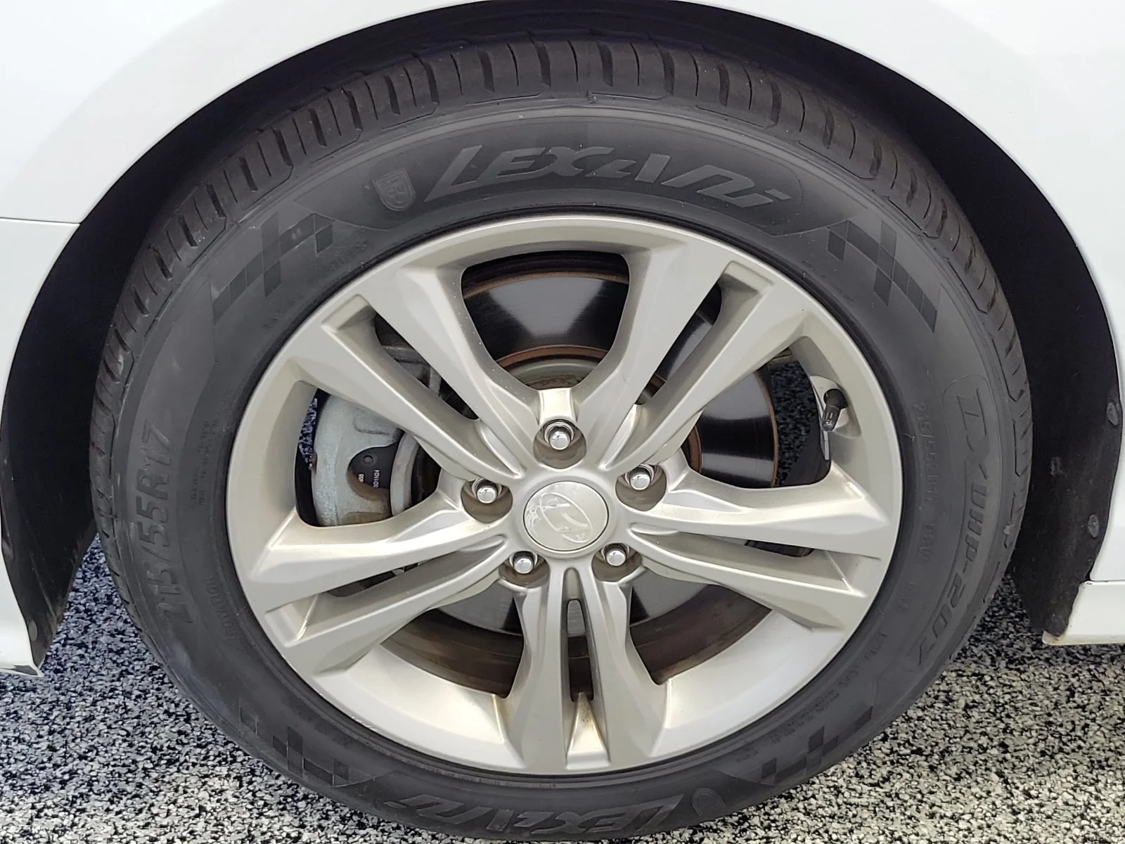 Used 2018 White Hyundai Limited image 5