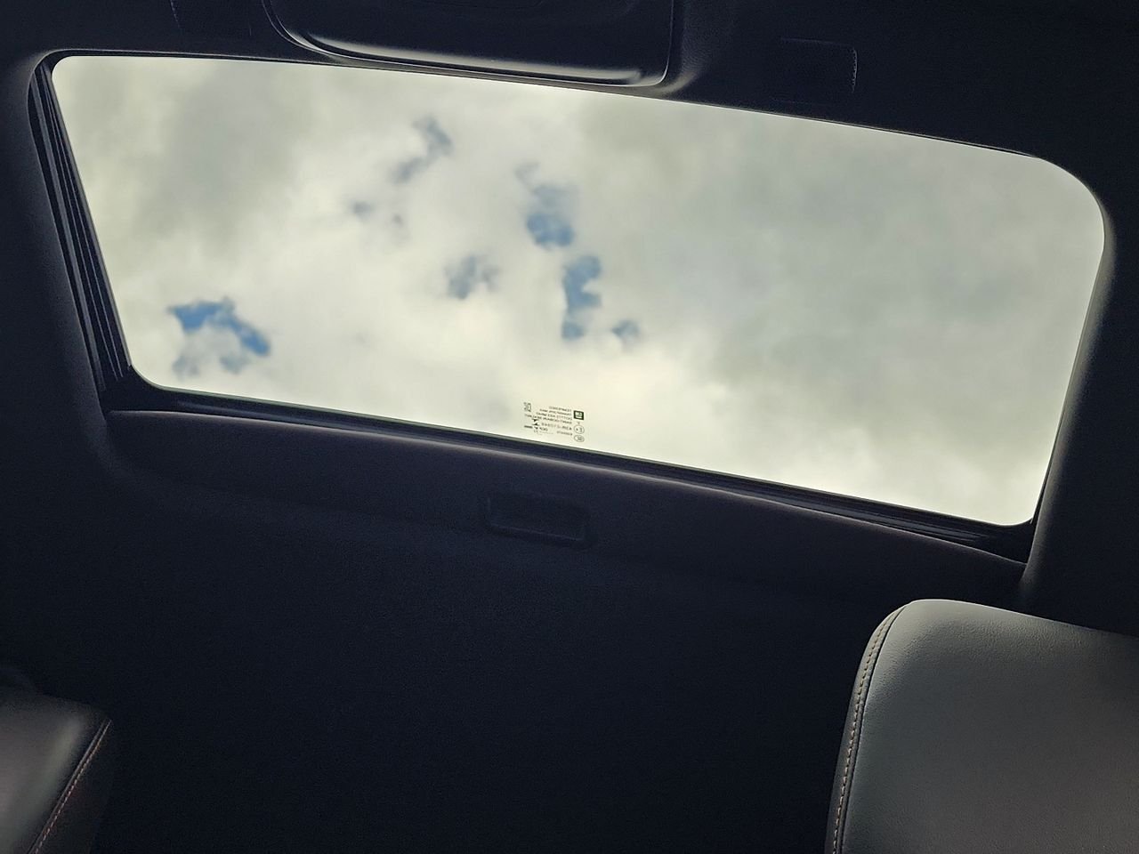 Used 2023 White Cadillac Sport image 20