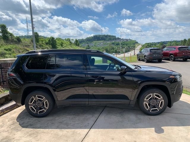 New 2026 Diamond Black Crystal Pearl-Coat Exterior Paint Jeep Laredo image 8