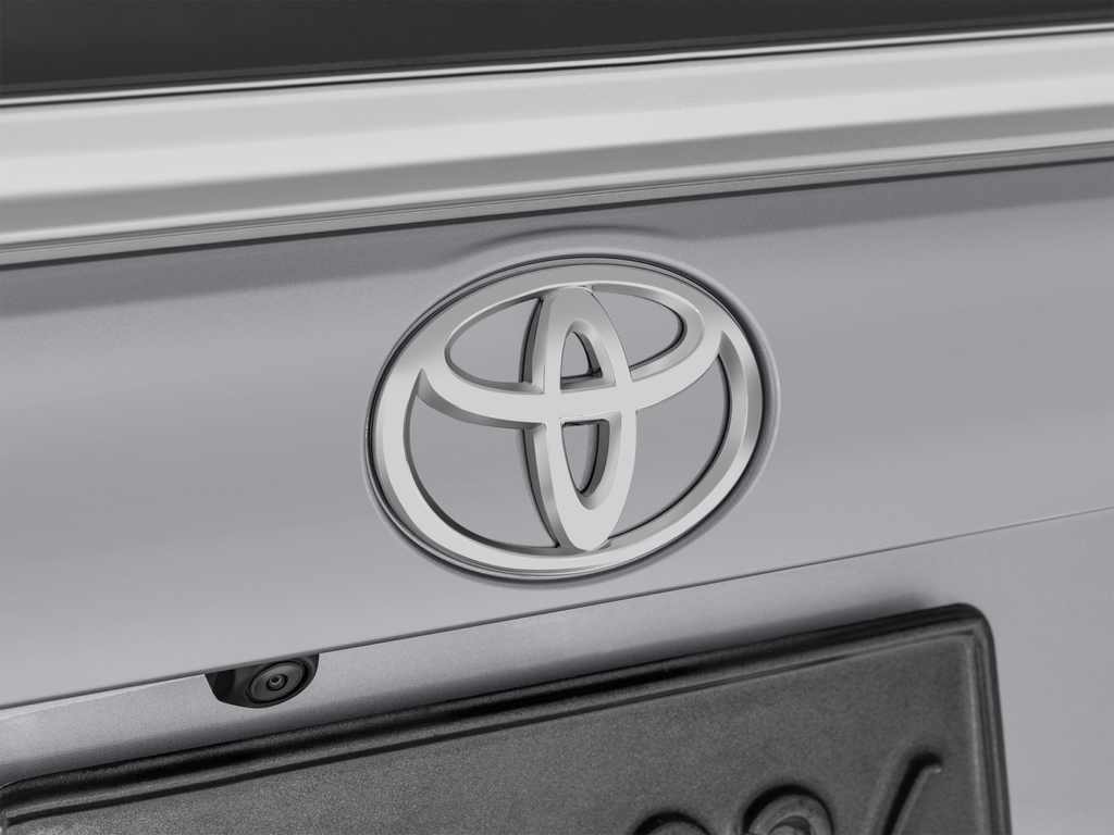 Used 2023 Silver Toyota LE image 62