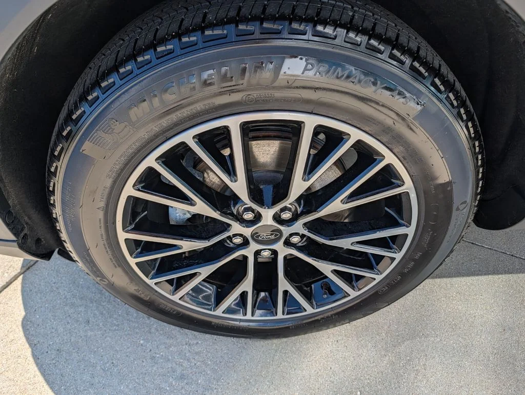 Used 2023 Black Ford Base image 9