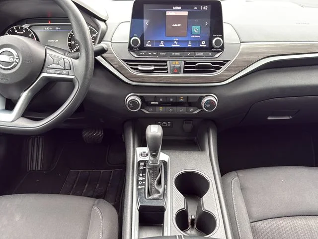 Used 2025 White Nissan 2.5 SV image 29