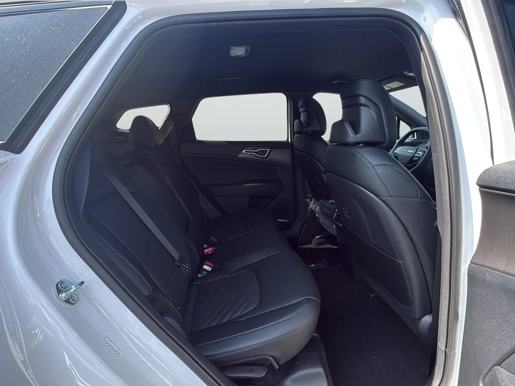 New 2026 Glacial White Pearl Kia X-Line image 10