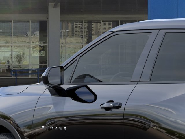 2026 Chevrolet Blazer photo 12 of 33