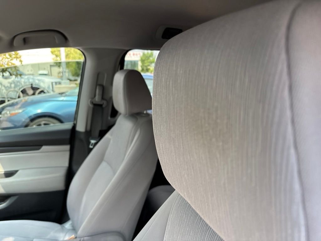 Used 2019  Honda EX image 29